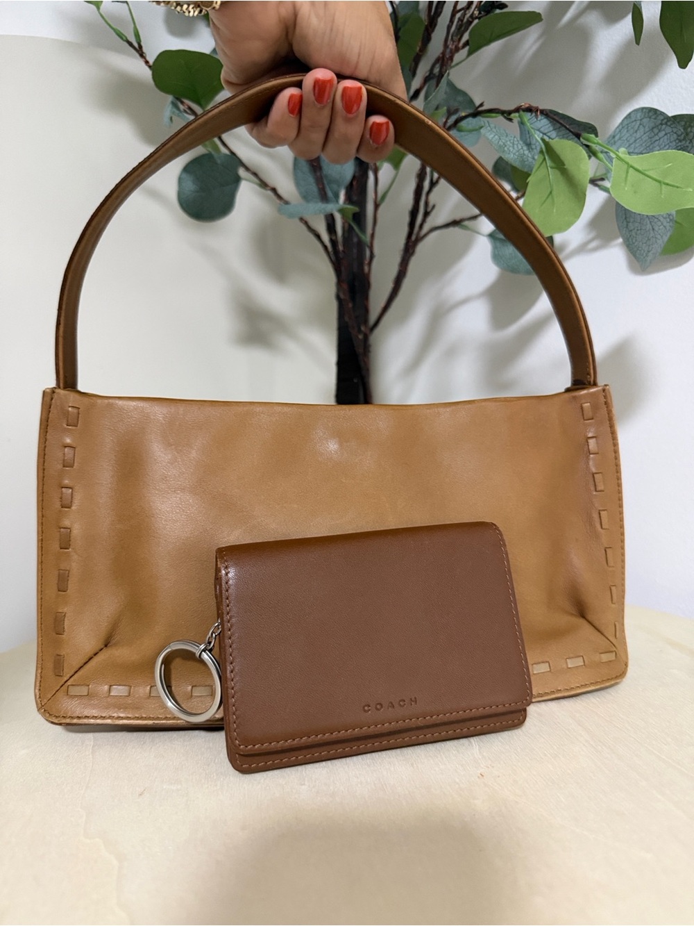 Coach Vintage Two-Tone Brown Leather Shoulder Bag with Matching Card Case 🍂🍂🍂🍂🍁